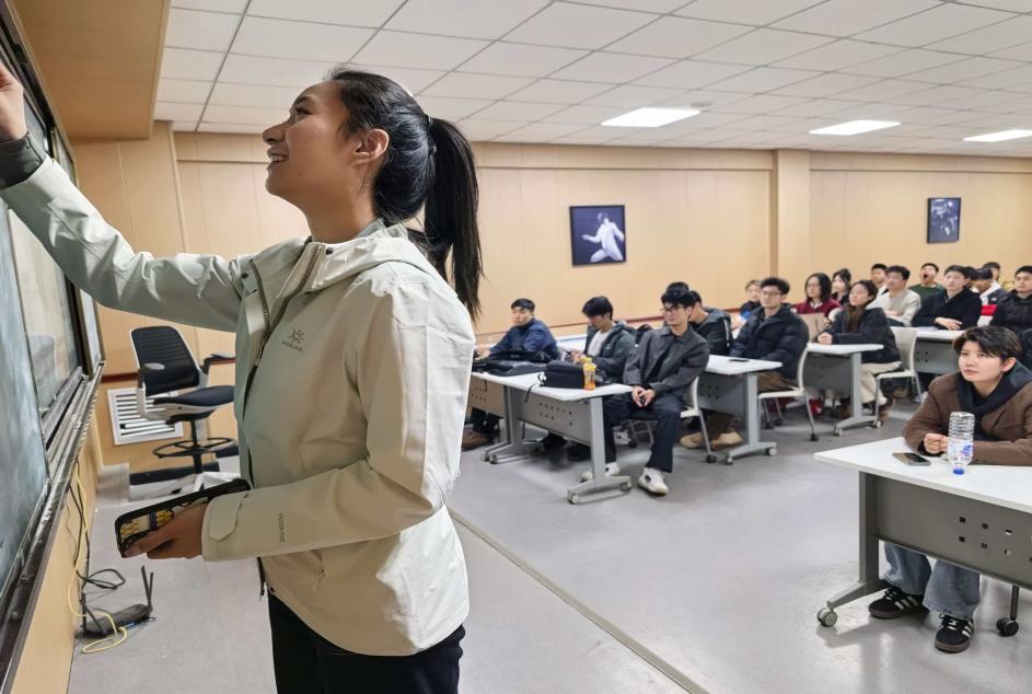 d8991f9f6e87bcfe5537fc7951792369